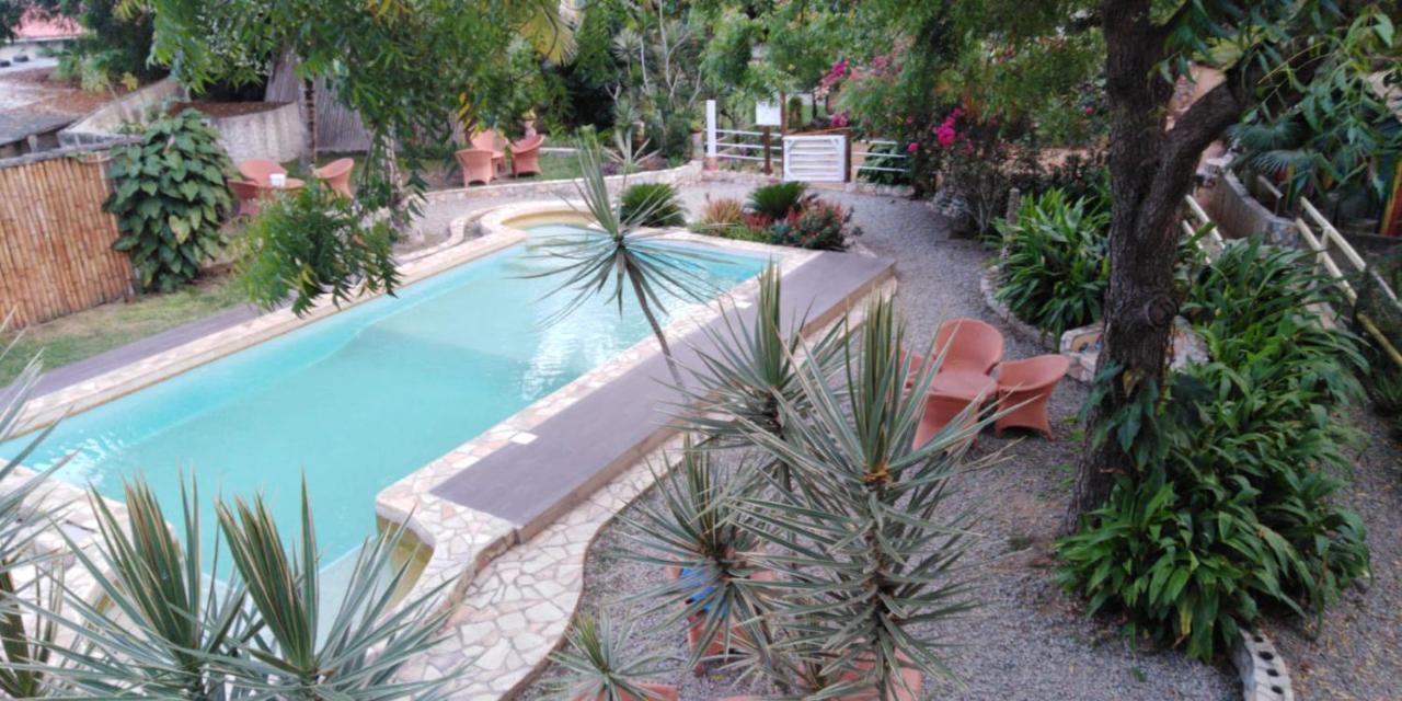Kokrobite Gardens Restaurant And Guest House Exterior foto