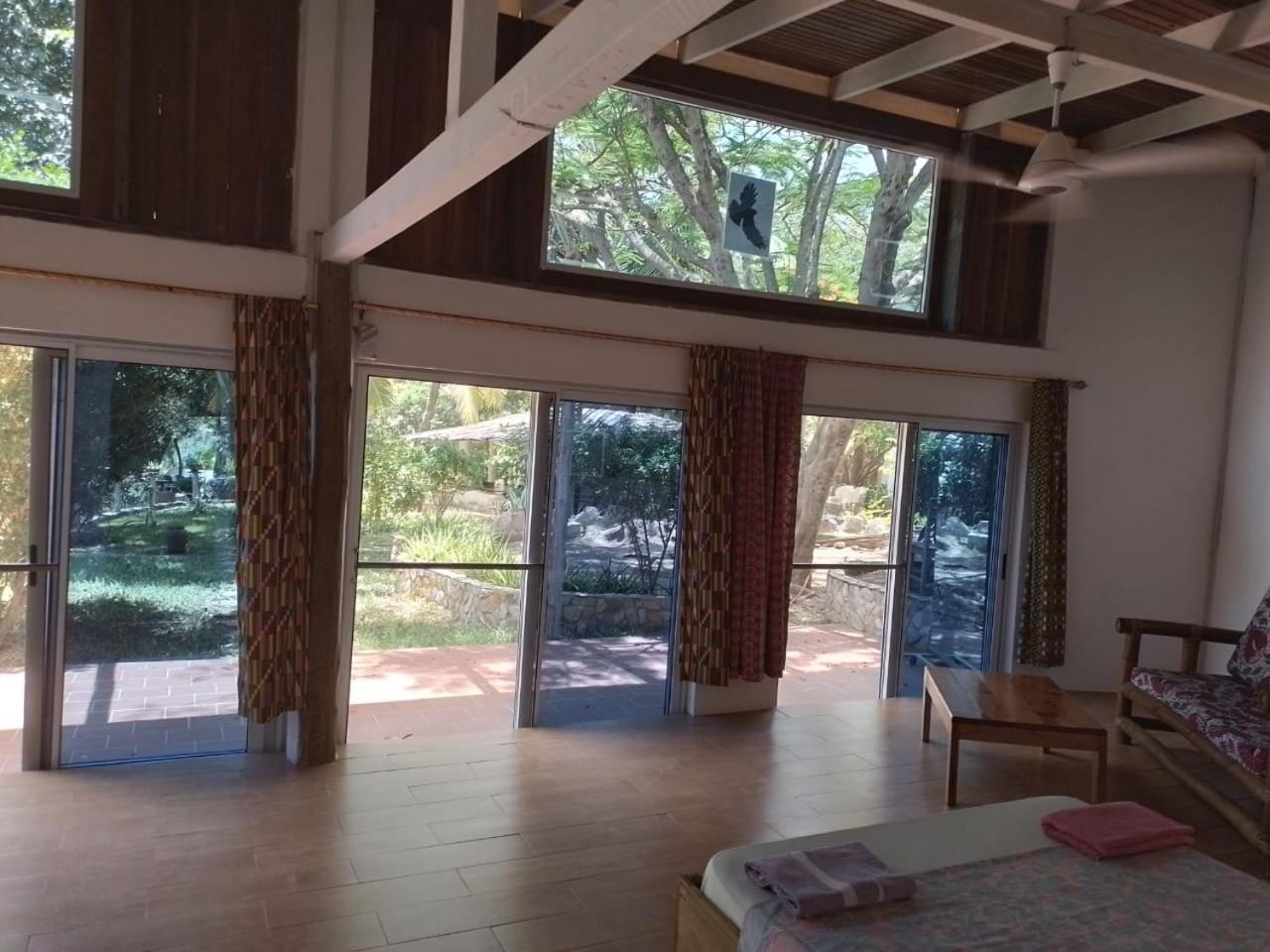 Kokrobite Gardens Restaurant And Guest House Exterior foto