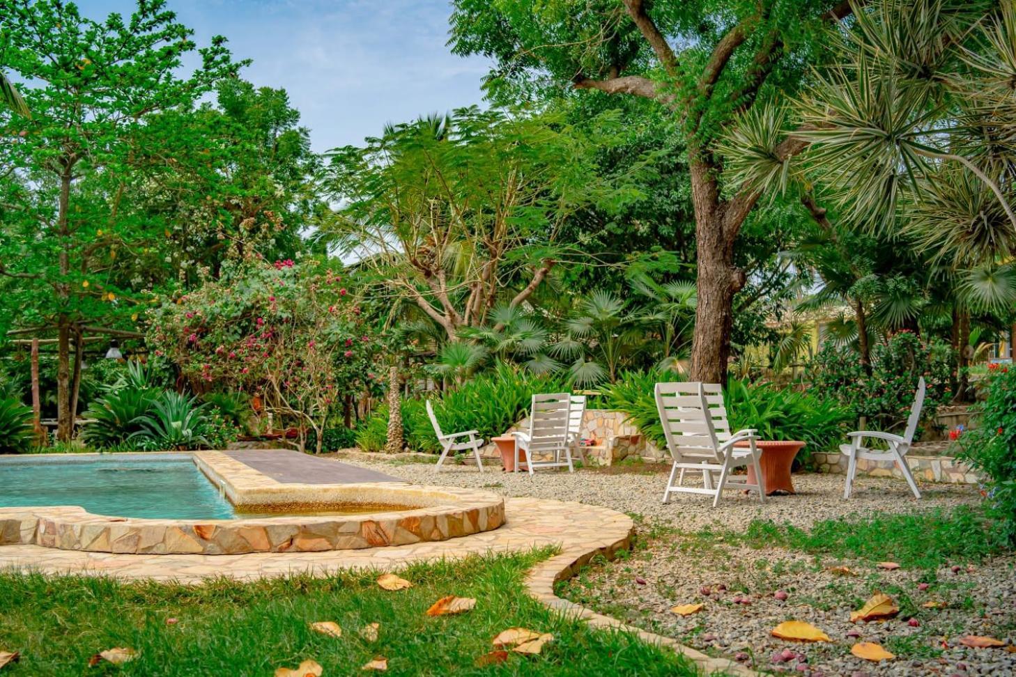 Kokrobite Gardens Restaurant And Guest House Exterior foto